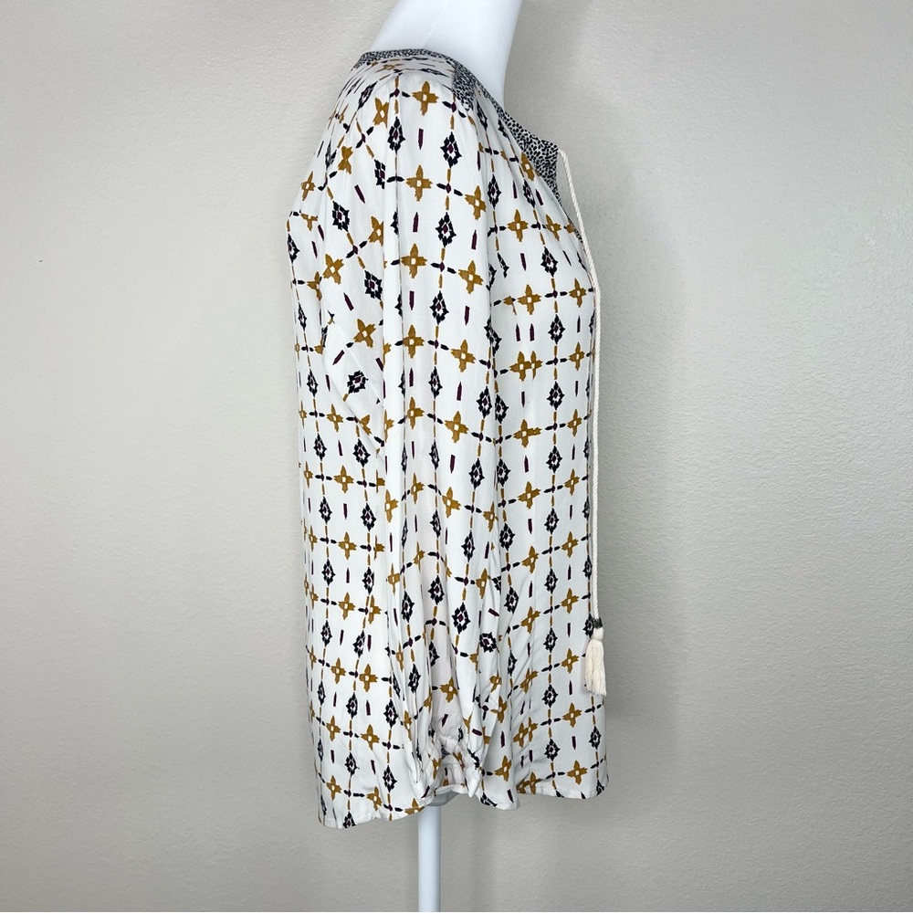 DR2 Ivory Geometric Dotted Southwestern Aztec V-Neck 3/4 Sleeve Tassel Top NWT - Picture 9 of 13